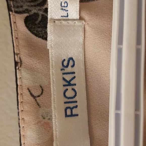 Ladies top - Picture 2 of 3